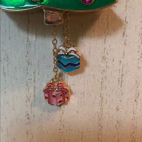 Christmas Tree Necklace - Picture 3 of 8